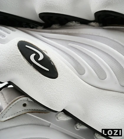 کفش کتانی مردانه سفید ADIDAS yeezy 700 v2