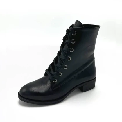 کفش نیم بوت زنانه مدل Stradivarius Flat Ankle Boots - BTB25