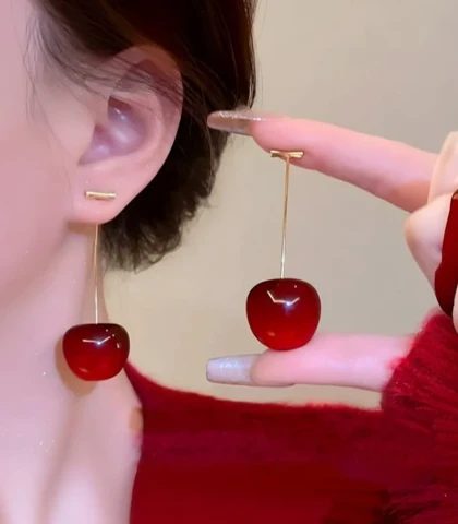 گوشواره آلبالو قرمز براق