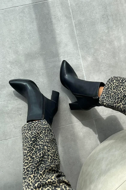 بوت و نیم بوت زنانه استراسونس straswans