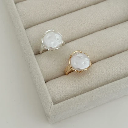 انگشتر زنانه مینیمال مرواریدی کد 839