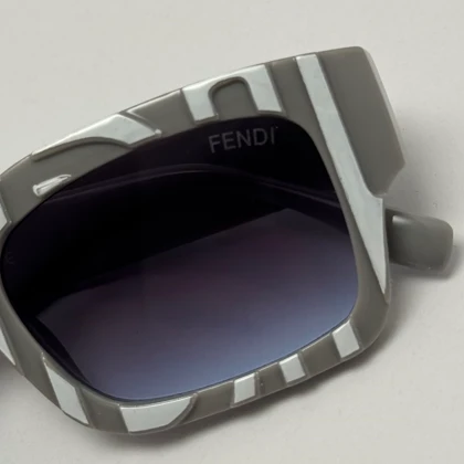 عینک آفتابی فندی FENDI طوسی کد 23087 - کیفیت مستر - لیمیتد ادیشن