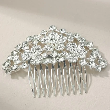 تاج و شانه مو زنانه نگین‌دار جواهری مدل الوینا نقره‌ای