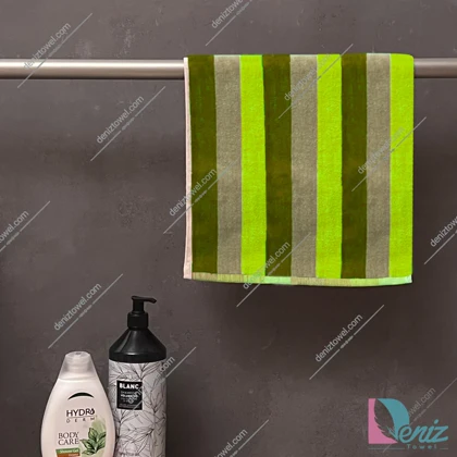 حوله دستی طرح رنگین کمان سبز