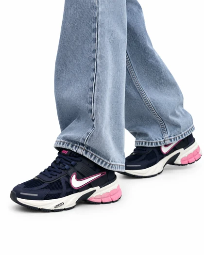 کفش کتانی زنانه مدل نایکی سرمه ای صورتی (بالاترین کیفیت ایران) NIKE V2K