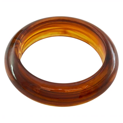 دستبند زنانه بنگل رزینی یک‌تکه مدل کنورا کهربایی‑کنیاکی