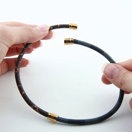 گردنبند دخترانه طرح چنل مگنتی