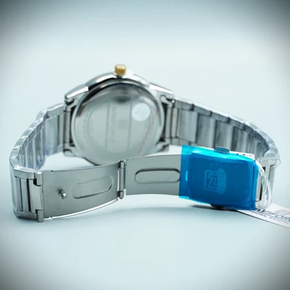 ساعت نیوی فورس بند رنگ نقره‌ای قاب دو رنگ صفحه سفید مدل لژاند علیدسا