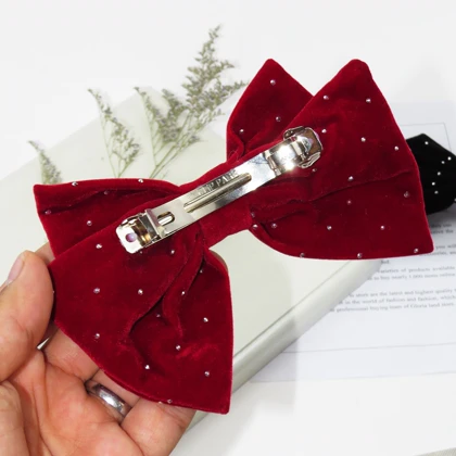 گیره مو زنانه مدل فرانسوی نگین‌دار کد G_Lnd_3178