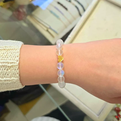 دستبند پلاک قلب آینه ایی با سنگ مون استون مات