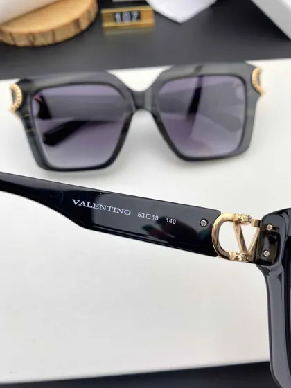 عینک آفتابی برند ولنتینو مدل VA107