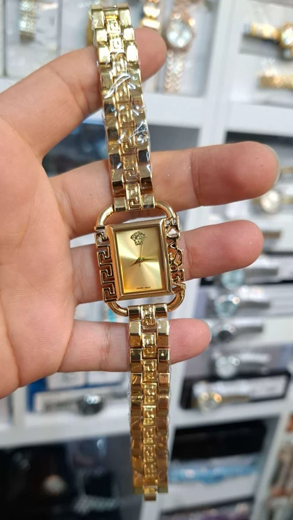 ساعت مچی زنانه ورساچه Versace موتور کوارتز باکیفیت و طراحی زیبا