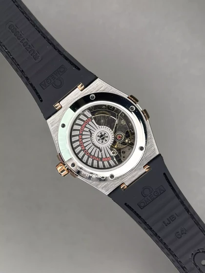 ساعت مچی امگا کانستلیشن بند قرمز صفحه قرمز Omega Constellation