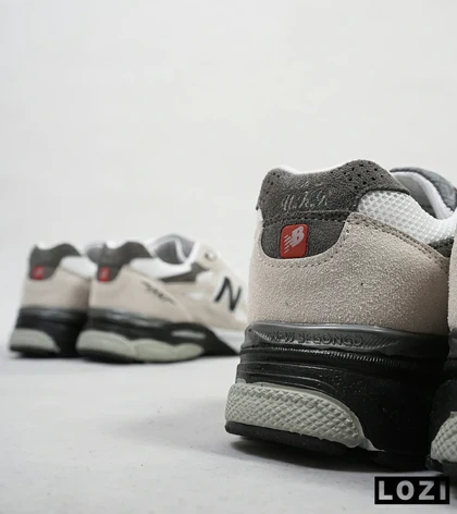 کفش کتانی کرم سفید NEW BALANCE 990