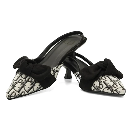 کفش مجلسی زنانه پاشنه‌دار3 سانت مدل 4027 _ sandal valentino