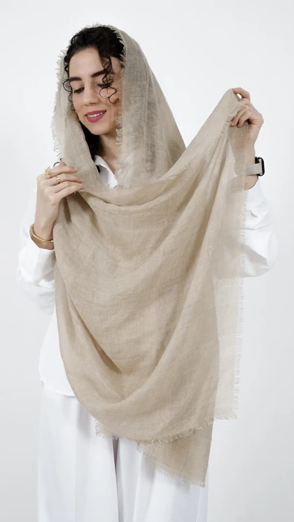 شال چهارخونه دور ریش