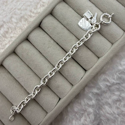 دستبند طرح تیفانی نقره ای