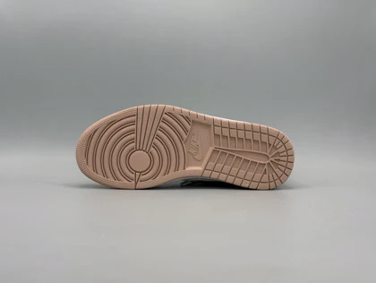 کتانی نایکی جردن1 لو میلان/Nike Air Joradan1 low Milan