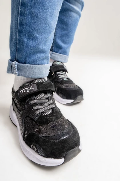 کفش پیاده روی بچگانه mnpc mnpc