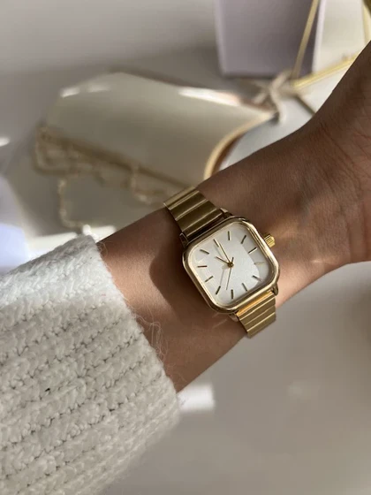 ساعت صفحه مربع ط