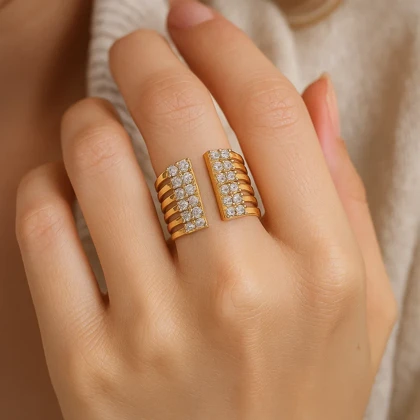 انگشتر ژوپینگ طرح شیاردار نگین‌دار