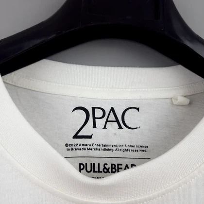 تیشرت مردانه طرح توپاک pull & bear 🇪🇸