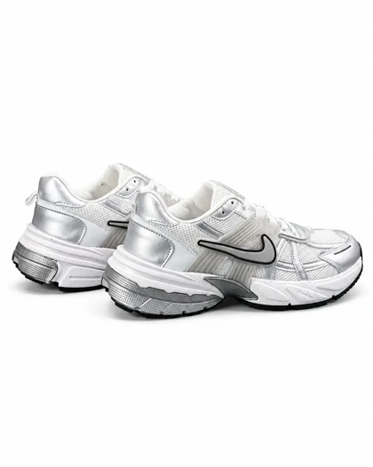 کفش کتانی مردانه نایکیv2k رنگ سفید نقره ای Nike V2k