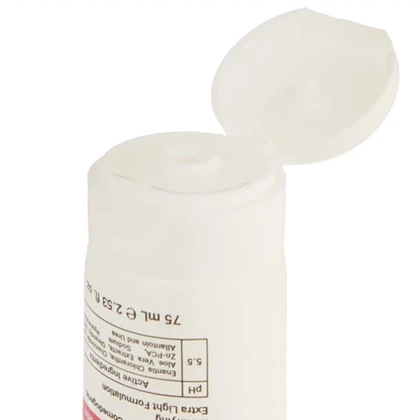 کرم کنترل کننده چربی و آبرسان صورت لافارر مدل 01 مناسب پوست چرب و مستعد آکنه 75ml