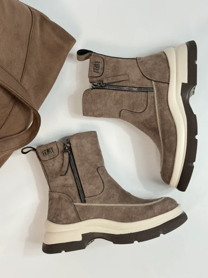 نیم بوت میو سیا 2388