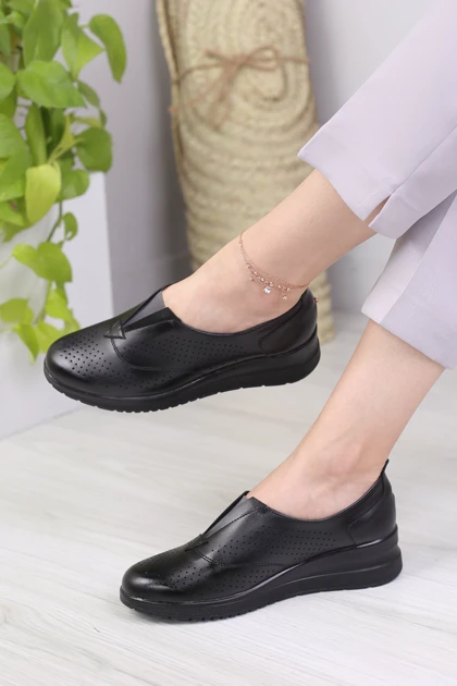 کفش پرسنلی زنانه نیکا