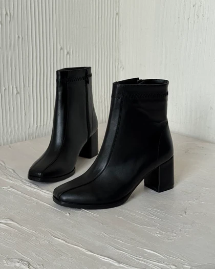 نیم بوت مشکی کد 1200137