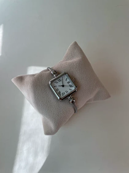 ساعت بنگلی مربع