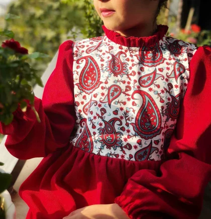 پیراهن دخترانه یلدا طرح ترنج