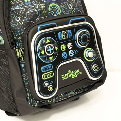 ست سه تیکه از برند اسمیگل و جاسمین استار(کوله پشتی-ساک-کیف غذا) طرح پلی استیشن