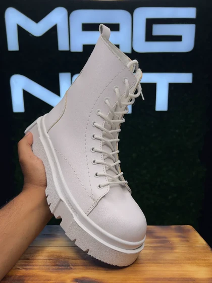 بوت BERESHKA سفید