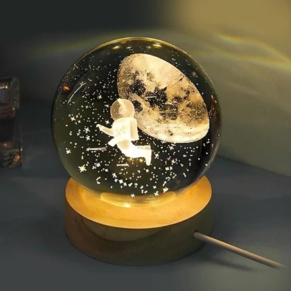 چراغ خواب گوی کریستالی فضانورد و ماه