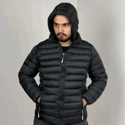 کاپشن پف‌دار مشکی کلاه‌دار مدل Ultra Light کد 148