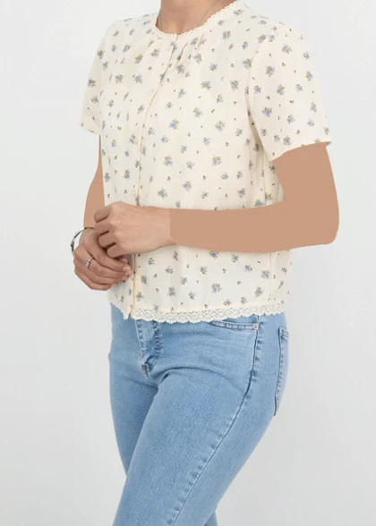 شومیز گل‌گلی و اسکرانچی