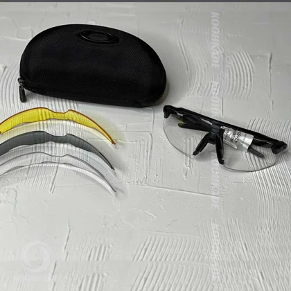 عینک فتوکرومیک اوکلی 4 لنز Black Chromic