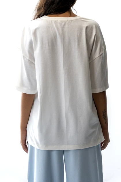 تیشرت ریلکس فیت چاک‌دار زنانه