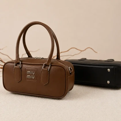 کیف دوشی زنانه باکسی طرح MIU MIU کد 874