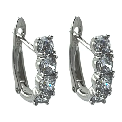 گوشواره حلقه‌ای زنانه ژوپینگ مدل درخشانا طرح جواهری نگین‌دار نقره‌ای