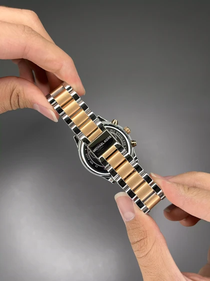 ساعت مچی مایکل کورس کورنوگراف بند سیلور رزگلد صفحه بنفش دورنگین Michael Kors