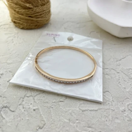 دستبند بنگل زنانه ژوپینگ مدل روشنا با نگین‌های درخشان