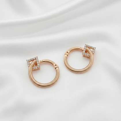 گوشواره ژوپینگ طرح مار و مربع نگین‌دار