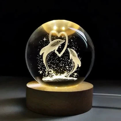 چراغ خواب رومیزی گوی کریستالی طرح دلفین و قلب