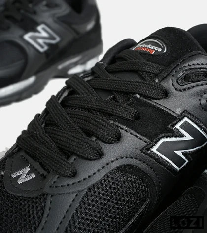 کفش کتانی مشکی NEW BALANCE 2002R