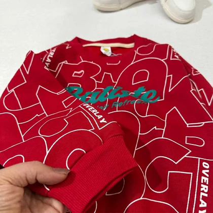 بلوز بچه گانه طرح BATISTE قرمز