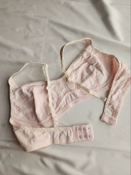 سوتین دخترانه نخی ابرنازک بدون فنر کد: 12044