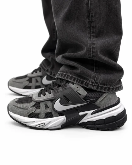 کفش کتانی مردانه نایکی v2k رنگ طوسی مشکی Nike V2k